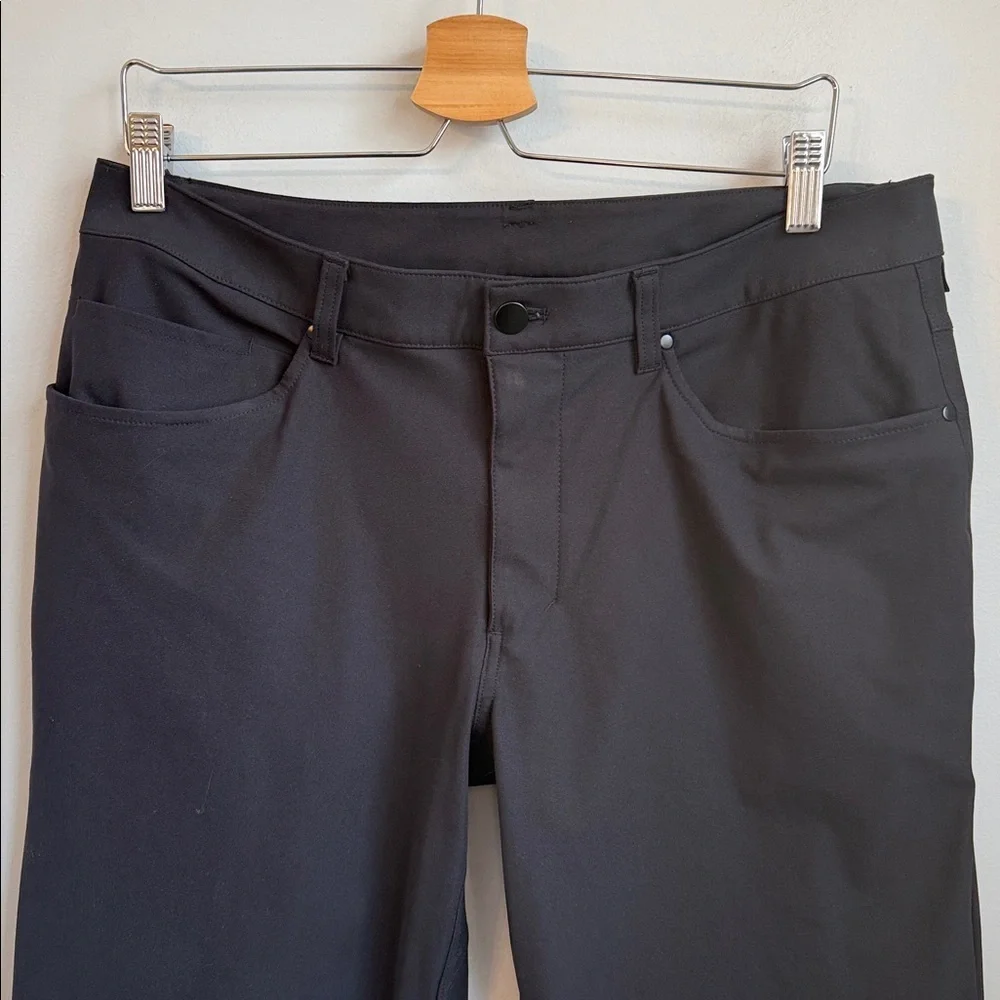 Lululemon ABC Classic Fit Warpstream SZ 33